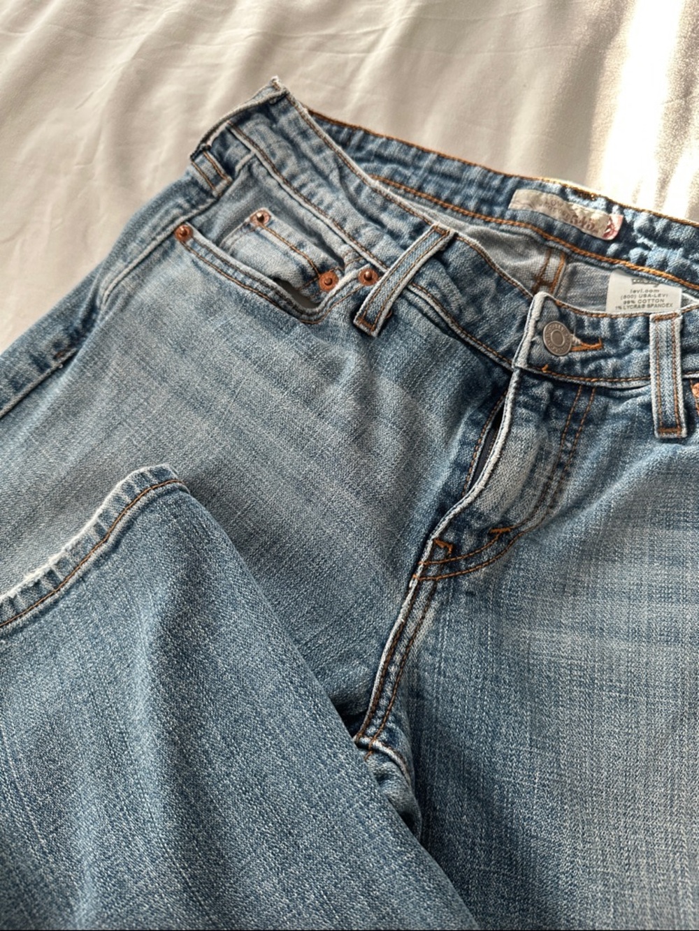 2007 Levi's Medium Blue Low Boot Cut Jeans - Picture 10 of 11